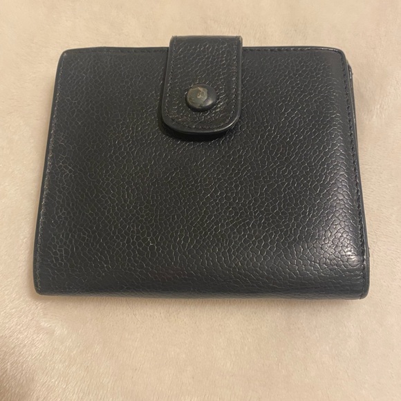 AUTHENTIC CHANEL Vintage black caviar leather bifold snap wallet - Picture 3 of 16